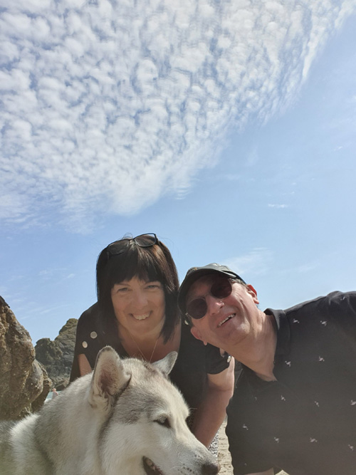 Explore Poldark Strand at Kynance Cove in Cornwall, a breathtaking coastal location with golden sands, clear waters, and stunning rock formations, ideal for picturesque walks and relaxation