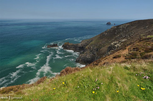 Explore St Agnes Head in Cornwall, known for its dramatic cliffs, stunning sea views, and scenic walking trails that showcase the rugged beauty of the Cornish coast