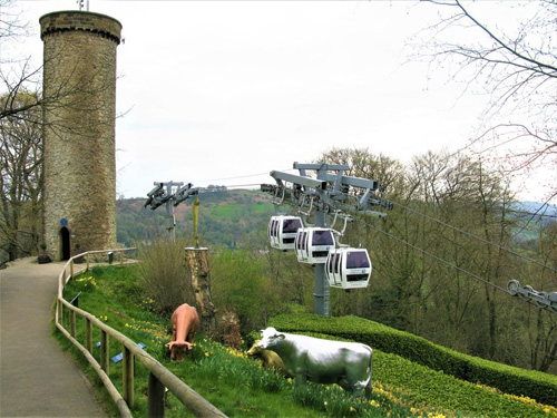 Experience the scenic walk up to the view tower at the Heights of Abraham. Enjoy a pleasant hike through picturesque landscapes, culminating in breathtaking panoramic views of the Peak District from the top.