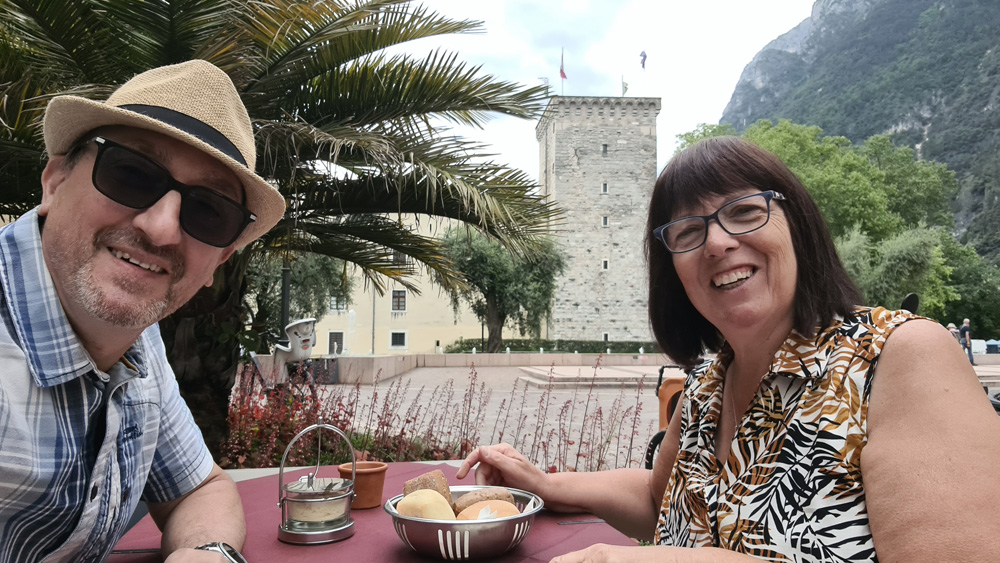 Piazza Giuseppe Garibaldi relaxing with a meal