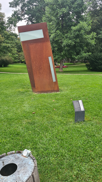 Thumersbach Park - statues