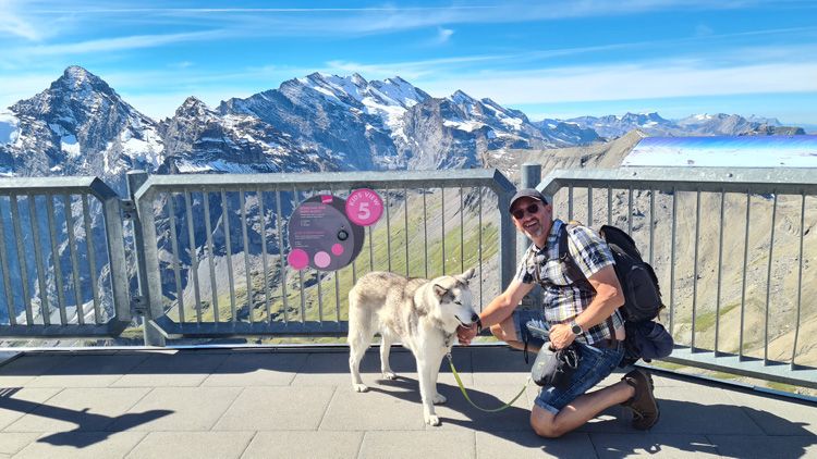 Schilthorn at nearly 3000 meters Selfie time
