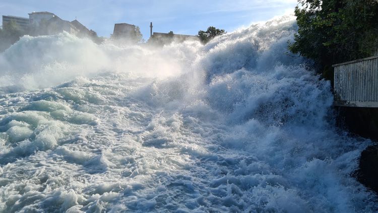 Get close to the amazing falls