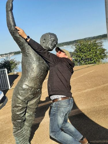War Memorial at poole - selfie