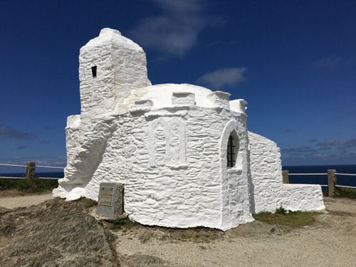 Discover the historic Huers Hut in Newquay, Cornwall. This iconic coastal landmark offers a glimpse into the region's maritime past with stunning sea views and a charming, picturesque setting.