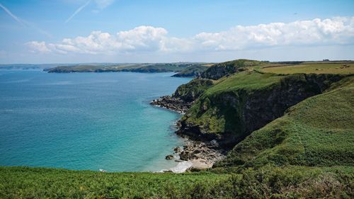 Discover the breathtaking beauty of Pentire Headland in Cornwall. Enjoy stunning coastal views, rugged landscapes, and scenic walking trails at this picturesque natural landmark.